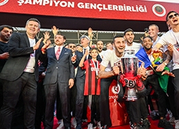 trendyol-harika-lige-yukselen-genclerbirligi-kupasini-aldi-gYXquujt.jpg