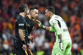 trio-ekibinden-galatasaray-basaksehir-maci-icin-olay-yorum-var-maci-kurtarmis-u9GlUHVZ.jpg