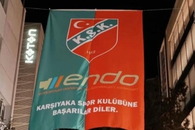 tum-karsiyakada-bayrak-asildi-VUi4acSZ.jpg