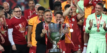 turkiye-kupasinda-sampiyon-olan-galatasaraya-cilgin-prim-cifte-kupada-kesenin-agzi-acildi-hdcKDRLd.jpg