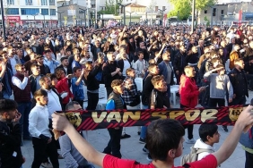 vanspor-taraftarinin-galibiyet-coskusu-rOsbP8Pr.jpg