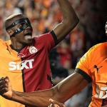 victor-osimhen-yine-atti-rekor-kirdi-zIt9sWFc.jpg