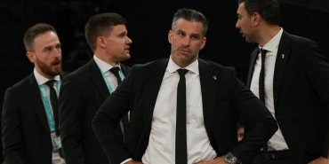 anadolu-efes-galibiyeti-sonrasi-besiktas-basantrenoru-dusan-alimpijevic-sozumu-tuttum-a1jWEGY1.jpg