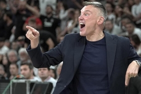 fenerbahce-beko-basantrenoru-sarunas-jasikevicius-iyi-basketbol-oynayan-tarafin-biz-oldugunu-dusunuyorum-2imFRhvM.jpg