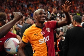 galatasarayda-artik-top-osimhende-kalmaya-daha-yakin-tkbZwIi2.jpg