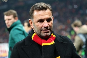 galatasarayda-okan-buruk-aciklamalarda-bulunuyor-MXTlttS8.jpg