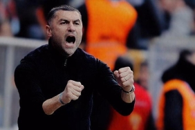 super-ligde-beklenmedik-ayrilik-burak-yilmaz-veda-etti-aiQzMzcs.jpg