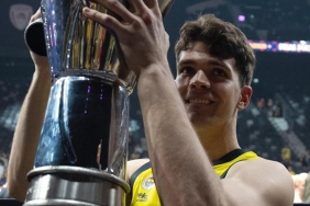 fenerbahcede-yeni-sozlesme-resmen-aciklandi-3-yillik-imza-m81N1XUg.jpg