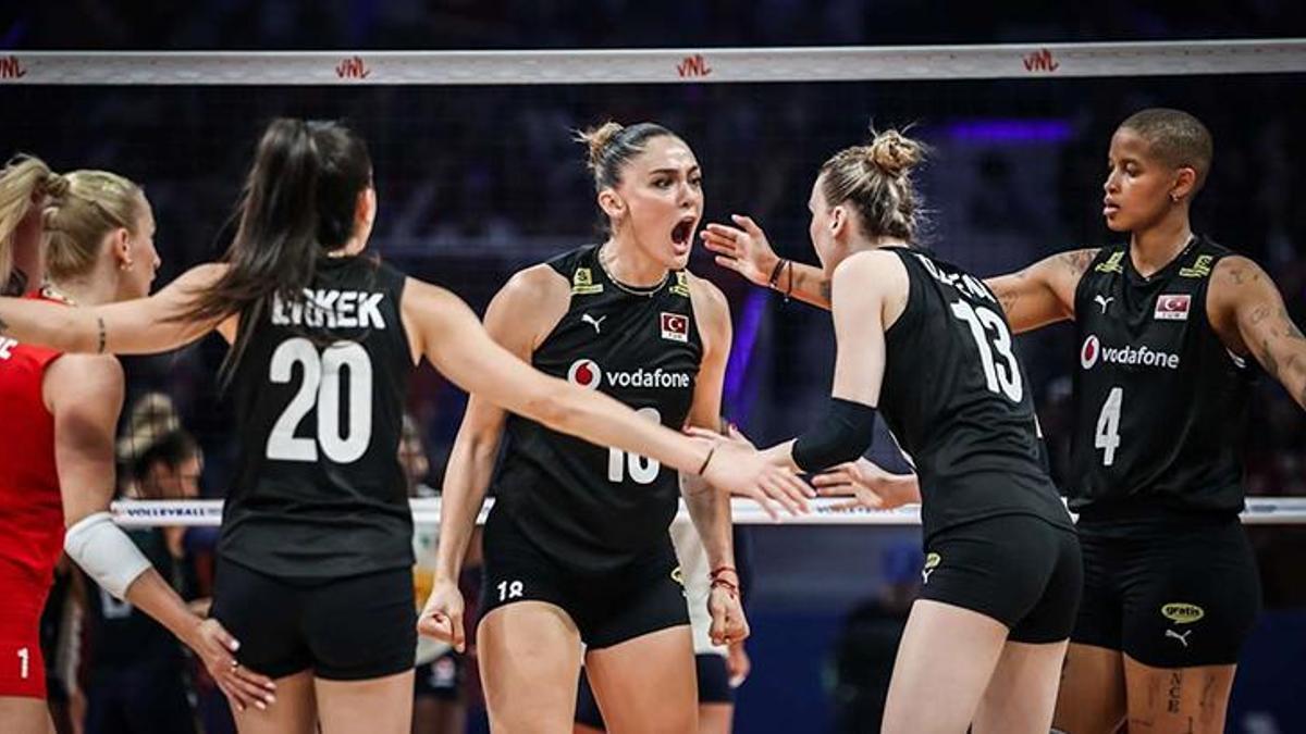 filenin-sultanlari-vnl-finalleri-icin-polonyaya-gitti-weiii42f.jpg