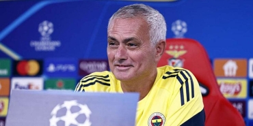 mourinho-sadece-kovulma-tazminatlarindan-115-milyon-euro-kazandi-tazminator-diye-lakap-takildi-64WC69l7.jpg