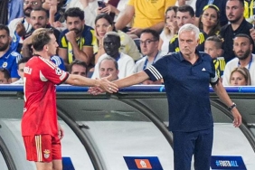 sosyal-medya-yikildi-kerem-akturkoglu-jose-mourinho-AHRYUb6K.jpg