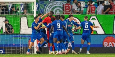 caykur-rizesporda-yahia-fofana-sevinci-3WuStZUY.jpg