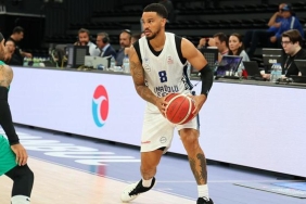 efesten-lige-enfes-baslangic-anadolu-efes-esenler-erokspor-mac-sonucu-90-76-DyDQyOwg.jpg
