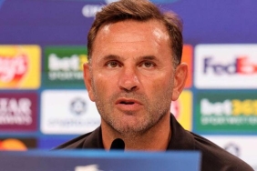 eintracht-galatasaray-macina-dogru-okan-buruk-frankfurt-favori-gosteriliyor-ama-IW22C79c.jpg