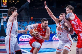 eurobasket-2025te-yari-finaldeyiz-12-dev-adam-polonyayi-ezdi-gecti-i-turkiye-polonya-vkEEuHPM.jpg