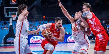eurobasket-2025te-yari-finaldeyiz-12-dev-adam-polonyayi-ezdi-gecti-i-turkiye-polonya-vkEEuHPM.jpg