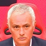 jose-mourinho-benficaya-imzayi-atti-fenerbahce-itirafi-geldi-hata-yaptim-XCgNOLwZ.jpg