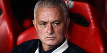 jose-mourinho-fanatike-konustu-verdigim-roportaj-fenerbahce-ile-ilgili-degil-PgAGLM5s.jpg