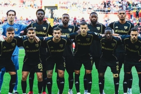kayserispor-13-transfere-imza-atti-aaRnUJNY.jpg