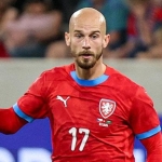 besiktasin-yildizi-cildirdi-muhabirin-sorusu-sonrasi-ortalik-karisti-BPu1f3rb.jpg