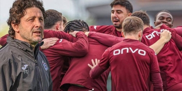 trabzonsporda-1-formaya-3-aday-fatih-tekke-eyupspor-maci-icin-10-ismi-belirledi-9iVKVCf7.jpg