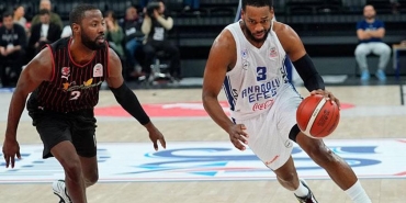anadolu-efes-6-haftada-manisa-basketi-32-sayi-farkla-gecti-6da-6-yapti-JYHQBDZn.jpg