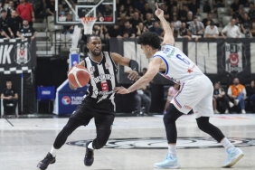 iki-kayipsiz-ekip-karsi-karsiya-besiktas-gain-anadolu-efes-RAaw1Qcd.jpg