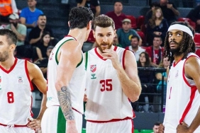 karsiyaka-basketbol-dibi-gordu-mRL8nBf5.jpg