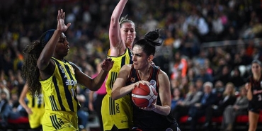 30-kadinlar-cumhurbaskanligi-kupasi-fenerbahce-opetin-fenerbahce-opet-cbk-mersin-maci-sonucu-104-77-EvEja88e.jpg