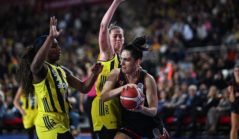 30-kadinlar-cumhurbaskanligi-kupasi-fenerbahce-opetin-fenerbahce-opet-cbk-mersin-maci-sonucu-104-77-EvEja88e.jpg