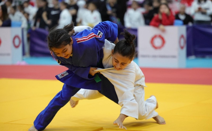 9-uluslararasi-madenci-kupasi-judo-turnuvasi-basladi-zTSKDCMp.jpg