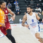 anadolu-efes-ligde-galibiyeti-hatirladi-3ACliwhJ.jpg
