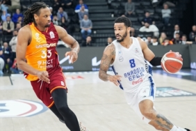 anadolu-efes-ligde-galibiyeti-hatirladi-3ACliwhJ.jpg