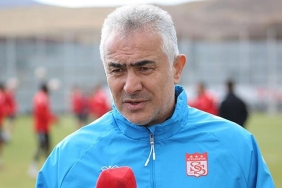 sivasspor-teknik-direktoru-mehmet-altiparmak-hedefi-acikladi-WVXOhZdn.jpg