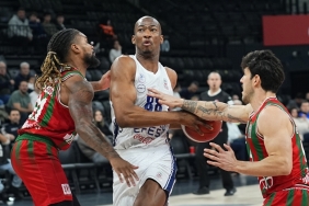anadolu-efes-karsiyaka-karsisinda-kazandi-ZimWUpPW.jpg